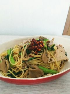 食べるラー油で!豚と小松菜の和風パスタ-レシピのメイン写真