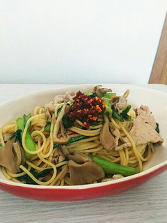 食べるラー油で!豚と小松菜の和風パスタ-レシピのメイン写真