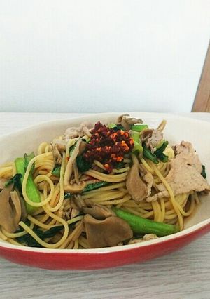食べるラー油で！豚と小松菜の和風パスタ-レシピのメイン写真