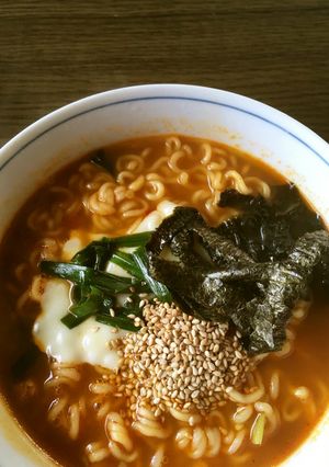 辛ラーメンのチーズのせ-レシピのメイン写真