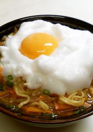 人参とメレンゲ卵のとろみ辛ラーメン-レシピのメイン写真