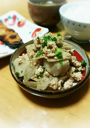 里芋 ごぼう 鶏そぼろの ごま味噌炒め-レシピのメイン写真