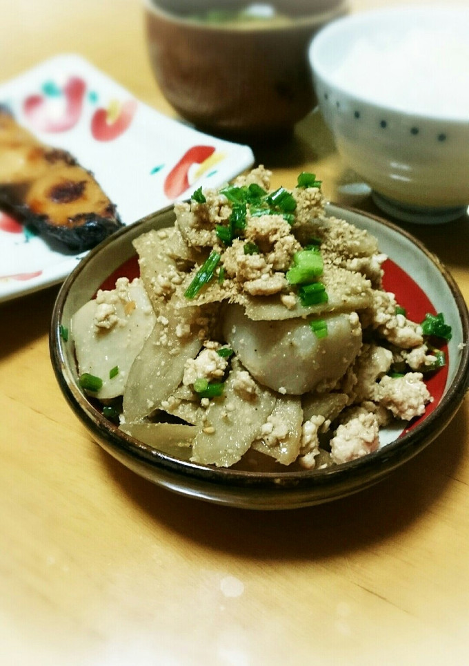 里芋 ごぼう 鶏そぼろの ごま味噌炒め-レシピのメイン写真