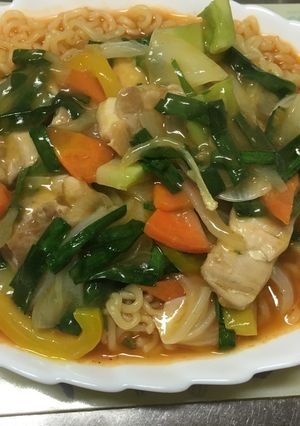 盛り付け次第で雰囲気変わるよ辛ラーメン！-レシピのメイン写真