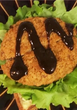 メンチカツでオープンサンド-レシピのメイン写真