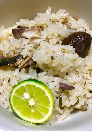 俺流！秋刀魚の開きと甘栗の炊き込みご飯-レシピのメイン写真