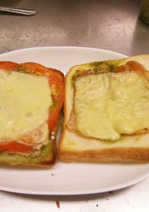 お休みの日の朝のあまりものトースト 伊風-レシピのメイン写真