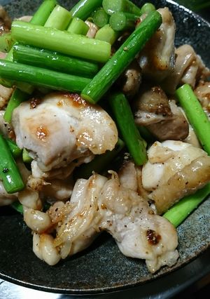 鶏モモ肉とニンニクの芽の炒め物♪-レシピのメイン写真