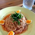トマトジュースで太陽のトマト麺風冷製素麺