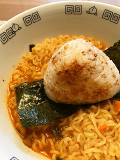 辛ラーメン+焼きおにぎり=がっつりセット-レシピのメイン写真