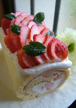 苺の生ロールケーキ-レシピのメイン写真