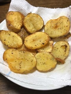 アヒージョの残りオイルでポテト揚げ-レシピのメイン写真