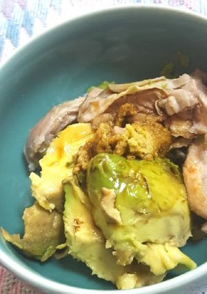 アボカドと蒸し鶏-レシピのメイン写真