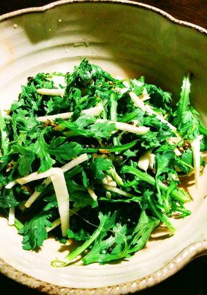 醤油紫蘇の実ドレッシング　春菊と大根-レシピのメイン写真