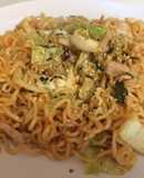 冷蔵庫にあるものでできる辛マヨ麺