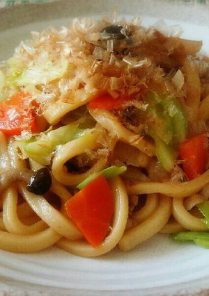簡単♪醤油ベースの美味しい焼きうどん♡-レシピのメイン写真
