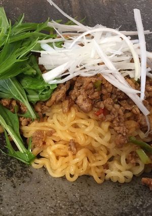 辛ラーメンで汁なし坦々麺風混ぜそば-レシピのメイン写真