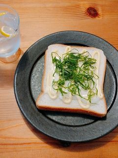大葉たっぷりで!チーズマヨトースト-レシピのメイン写真