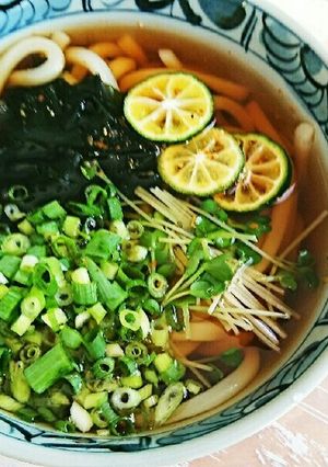 温かいシークワーサーうどん-レシピのメイン写真