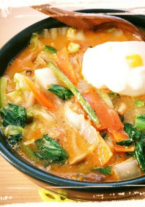 ミルク辛ラーメンの味噌マヨ野菜on玉-レシピのメイン写真