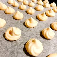 基本からアレンジまで！思わずつくりたくなる「メレンゲ 焼き菓子」の 