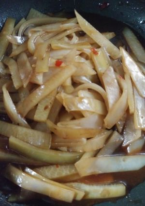大根の皮の炒め物☆オイソースとダシダで-レシピのメイン写真