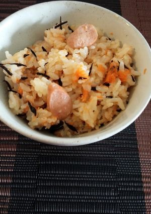 人参とウインナーの炊き込み御飯-レシピのメイン写真