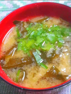油揚げとワカメの味噌汁-レシピのメイン写真