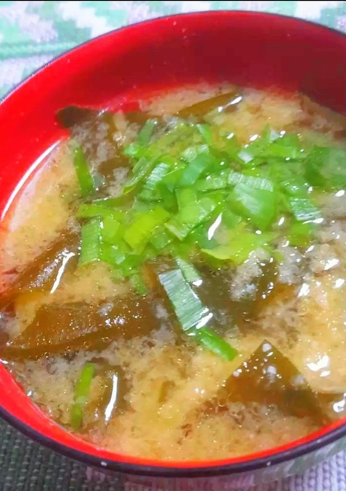 油揚げとワカメの味噌汁-レシピのメイン写真
