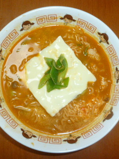 とろけるチーズとたまごの辛ラーメン-レシピのメイン写真