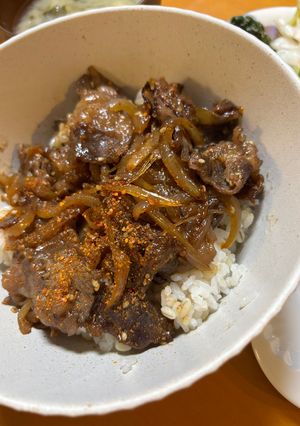 焼肉用の牛バラ肉で❣️焼肉丼❣️-レシピのメイン写真