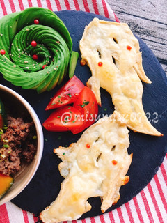 ハロウィンに!オバケの油揚げチーズ焼き-レシピのメイン写真