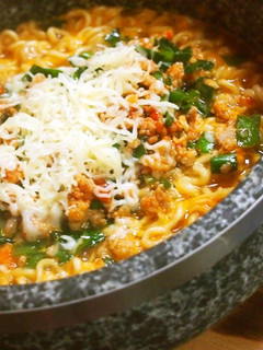 ♡ニラミンチーズde辛ラーメン♡-レシピのメイン写真