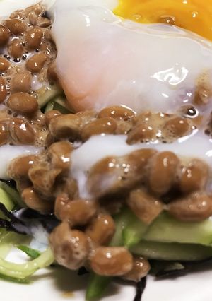 納豆ときゅうりの和え物～温たま添え〜-レシピのメイン写真