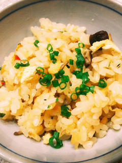 きのこが香る秋の炊き込みご飯-レシピのメイン写真