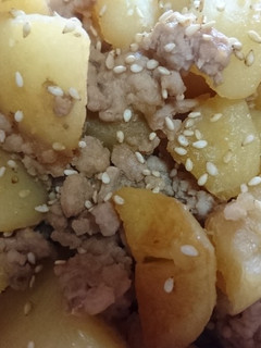 じゃがいもとひき肉の炒め物-レシピのメイン写真