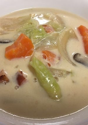 ちょっと変わった味のクリームシチュー-レシピのメイン写真