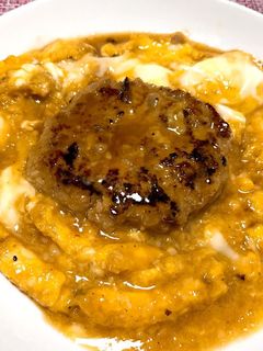ご飯が進む♪ハンバーグのトロトロ卵とじ-レシピのメイン写真