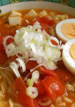「辛ラーメン」のトマトラーメン-レシピのメイン写真