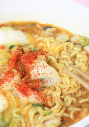 白菜の漬け物入り辛ラーメン-レシピのメイン写真