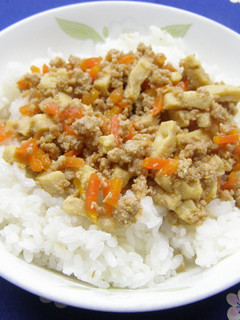 学校給食 高野豆腐のそぼろ丼-レシピのメイン写真