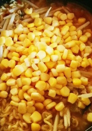 辛ラーメンでコーンたっぷりもやし担々麺-レシピのメイン写真