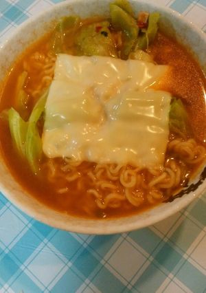 卵とチーズでまろやか！辛ラーメン-レシピのメイン写真