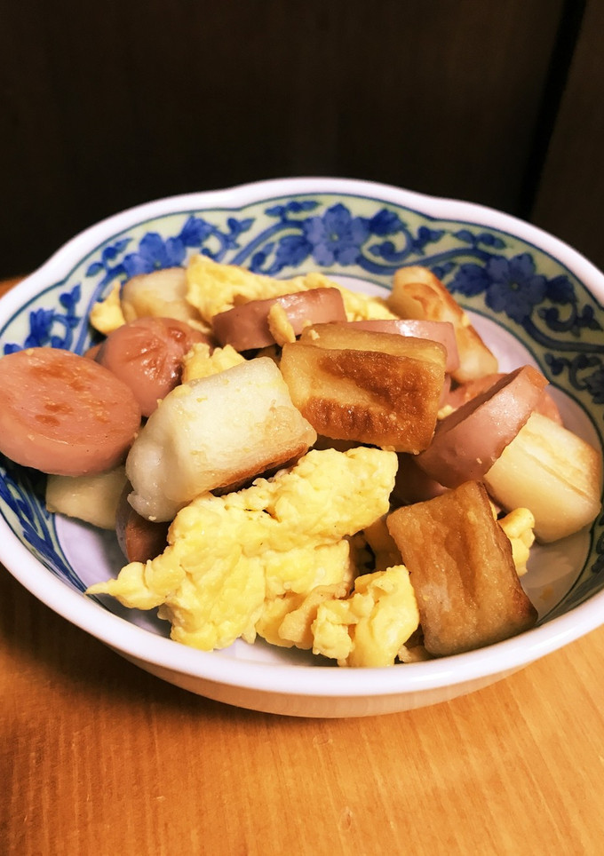 はんぺんと魚肉ソーセージと玉子のマヨ炒め-レシピのメイン写真