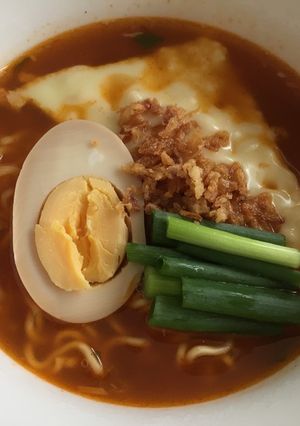 チーズと卵と玉ねぎチップの辛ラーメン-レシピのメイン写真