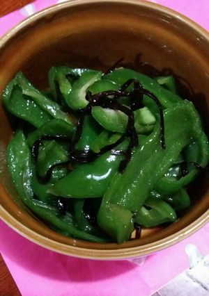 ピーマンと塩昆布の胡麻油炒め-レシピのメイン写真