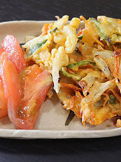 素材たっぷり彩りきれい『野菜のかきあげ』-レシピのメイン写真