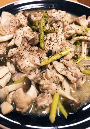 \鶏肉としめじのにんにくバター焼き/-レシピのメイン写真