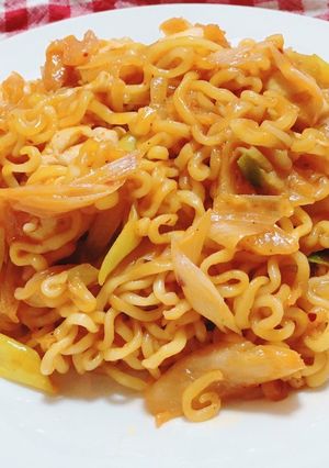 辛ラーメン(´༥`)簡単焼きそば-レシピのメイン写真