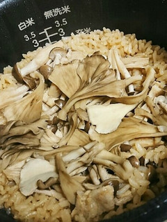 キノコたくさん炊き込みご飯-レシピのメイン写真